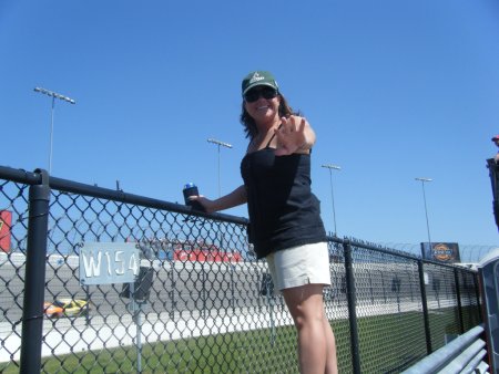 008-NASCAR2009-09.jpg.medium.jpeg