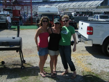 018-NASCAR2009-19.jpg.medium.jpeg