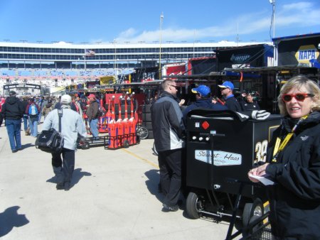 020-NASCAR2009-21.jpg.medium.jpeg